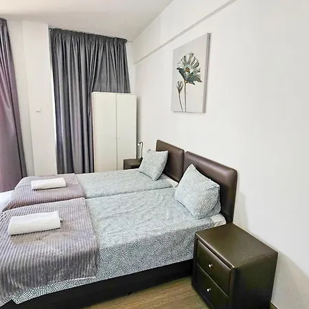 Unique Cozy Studio, 150m From Chabad Lubavitch Apartment Larnaca