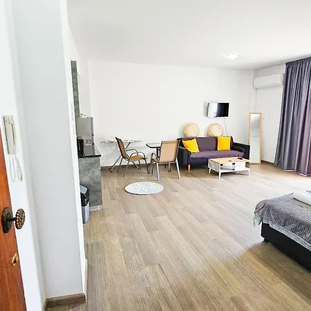 Unique Cozy Studio, 150m From Chabad Lubavitch *